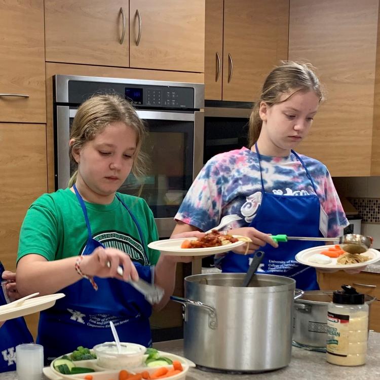  Kids Cooking